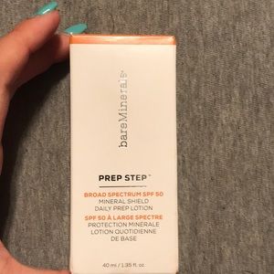Bare Minerals prep step